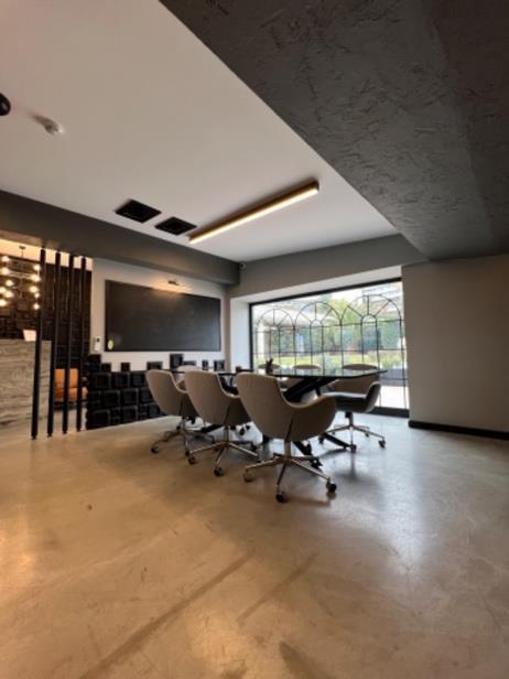 3K Real Estate Office - Photo 2